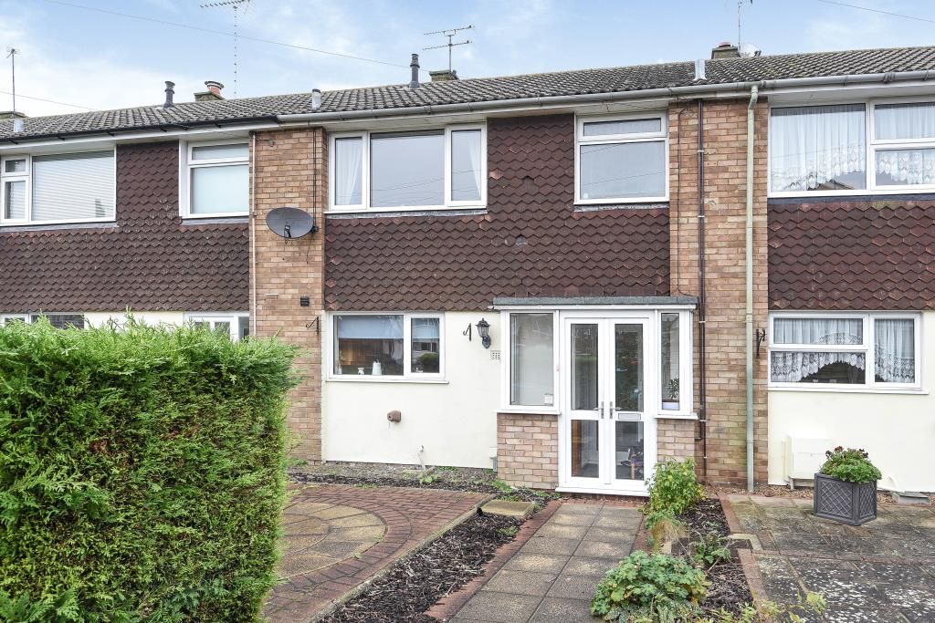 3 bed terraced house to rent in Limes Avenue, Aylesbury HP21, £1,680