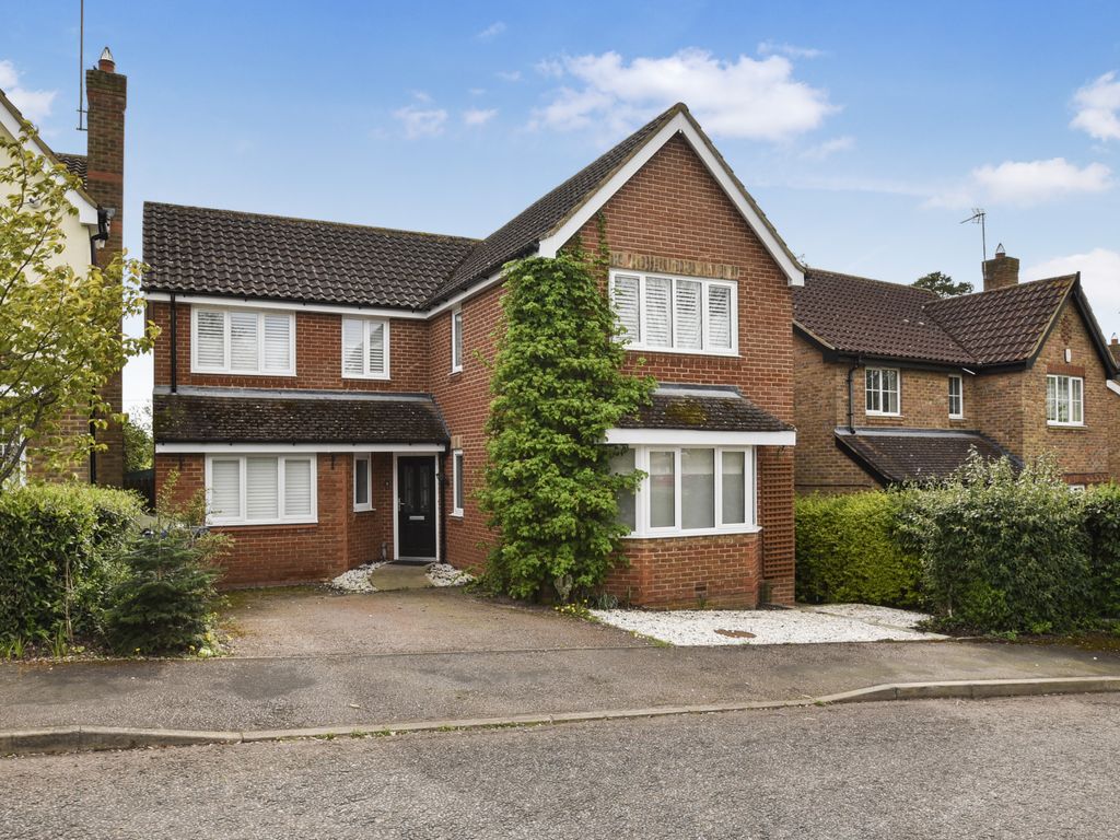 4 bed detached house for sale in Norton Close, Papworth Everard
