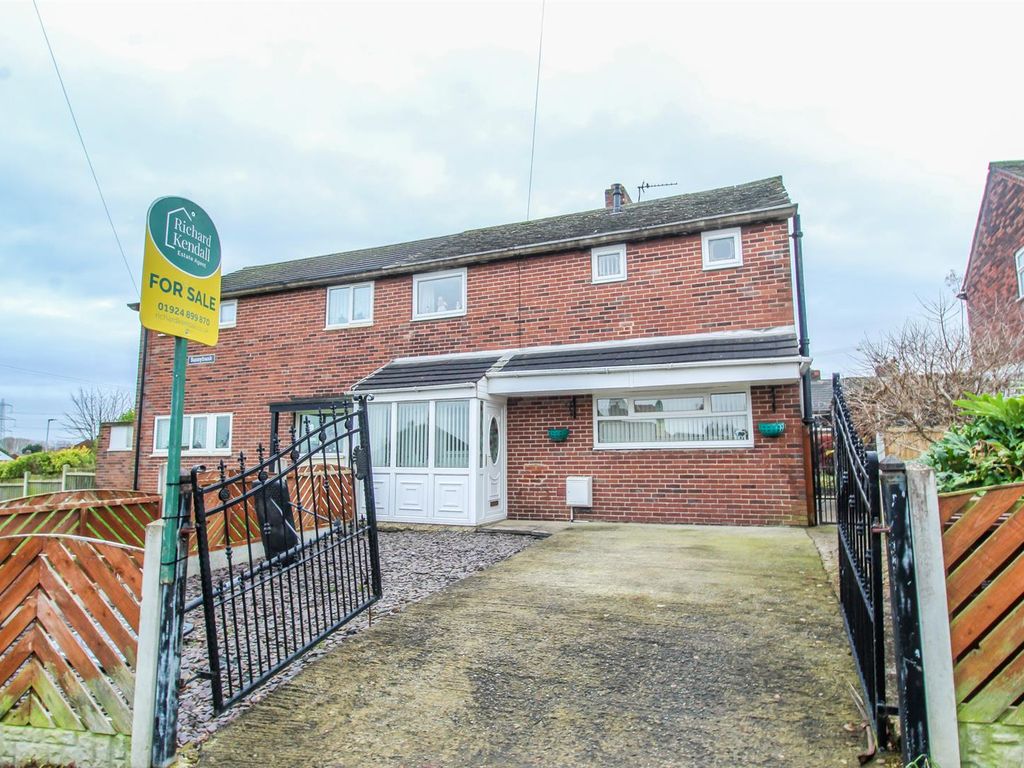 3 bed semidetached house for sale in Sunny Bank, Normanton WF6, £