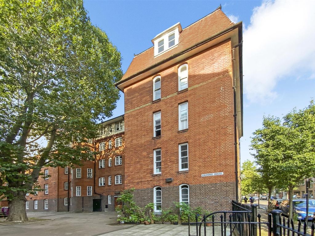 2 bed flat for sale in Laleham House, Camlet Street, Shoreditch E2, £575,000 Zoopla