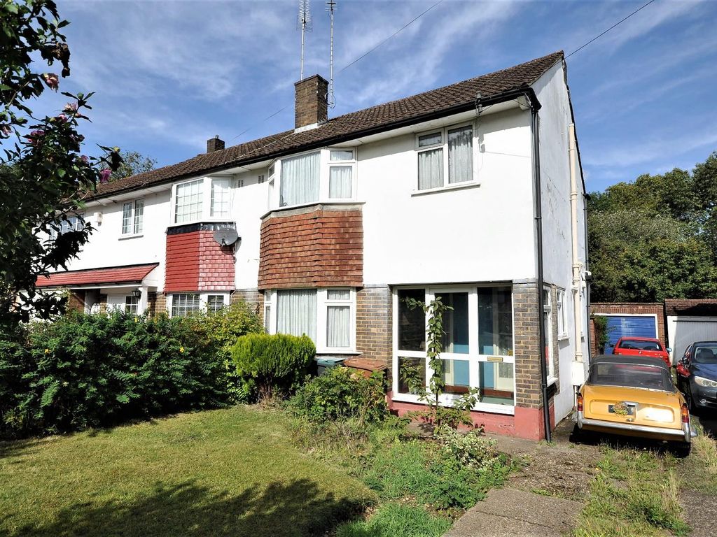 3 bed semidetached house for sale in Coates Way, Watford WD25, £