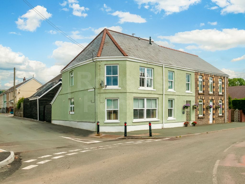 5 bed semidetached house for sale in Brecon Road, Penrhos