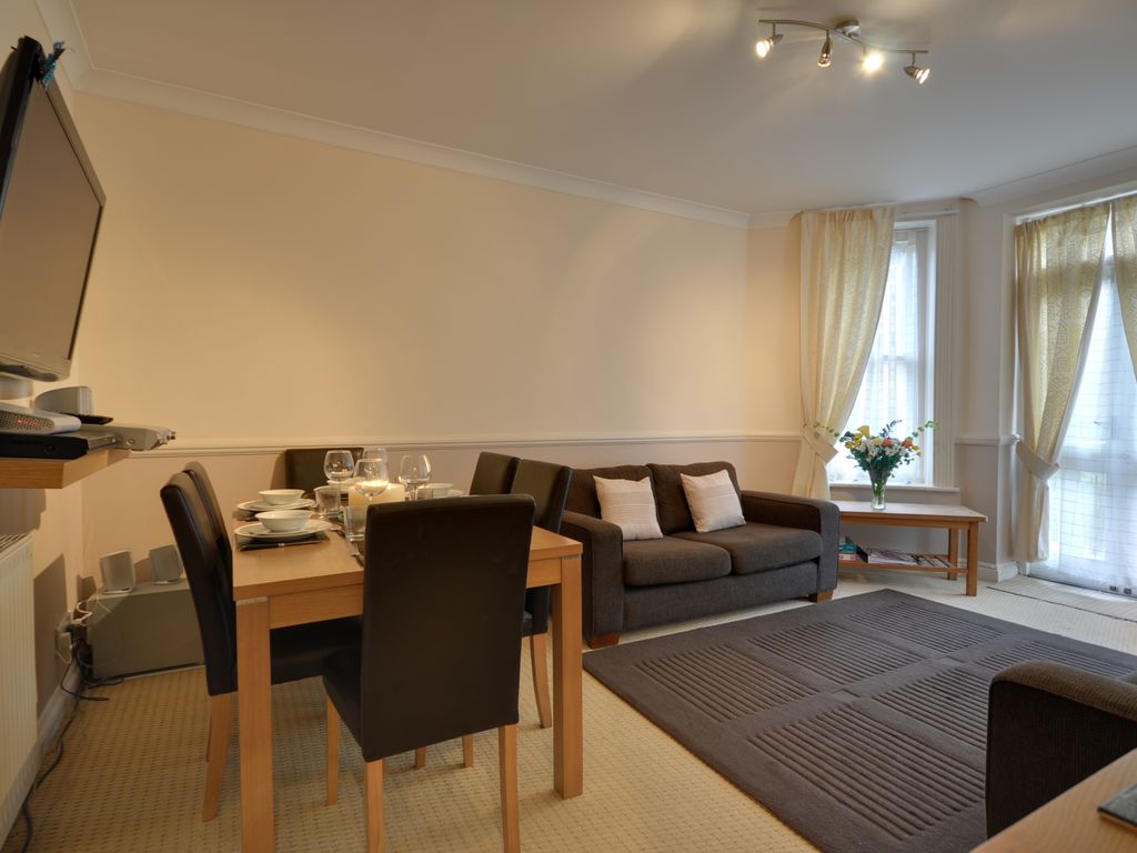 2 bed flat to rent in Dalkeith Steps, Old Christchurch Road