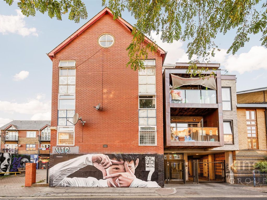 3 bed flat for sale in Stoneleigh Road, London N17 Zoopla