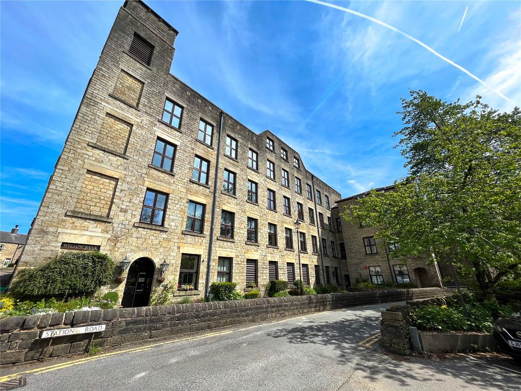 1 bed flat for sale in Village Green, Uppermill, Saddleworth OL3, £