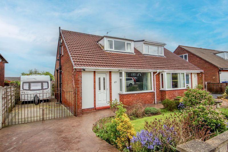 2 bed semidetached house for sale in Newington Drive, Seddons Farm