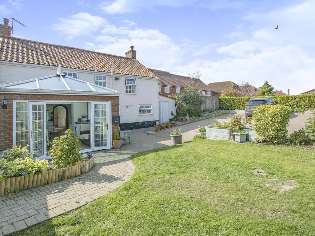 4 bed property for sale in Ormesby Lane, Filby, Great Yarmouth NR29