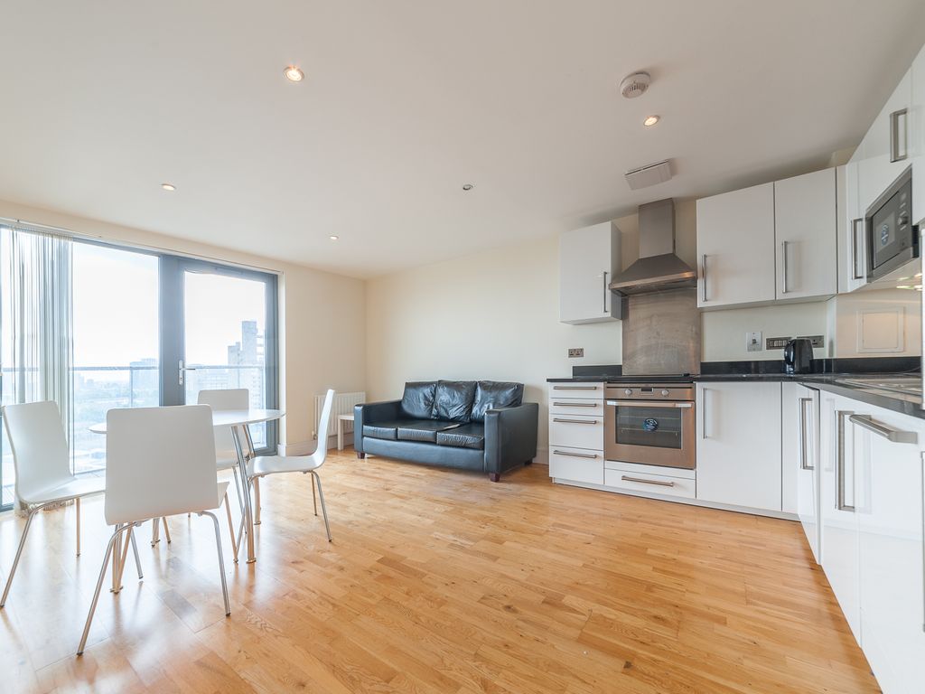 2 bed flat to rent in Parkview Apartments, 122 Chrisp Street, Langdon