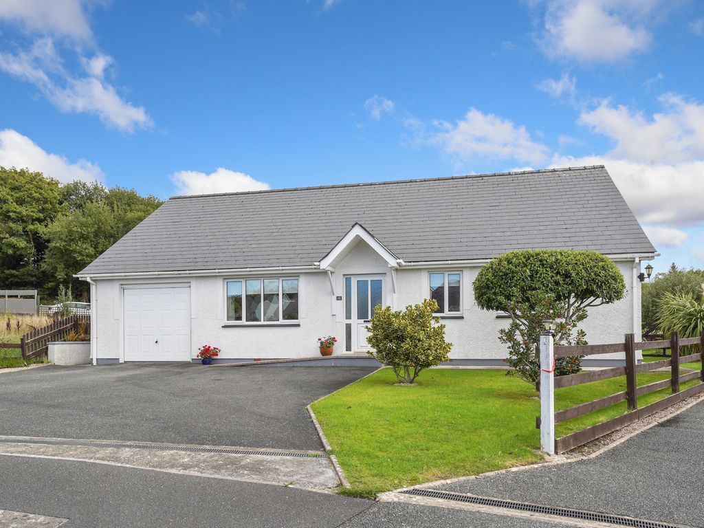 3 bed bungalow for sale in AlltYBryn, Llanarth, Ceredigion SA47 Zoopla