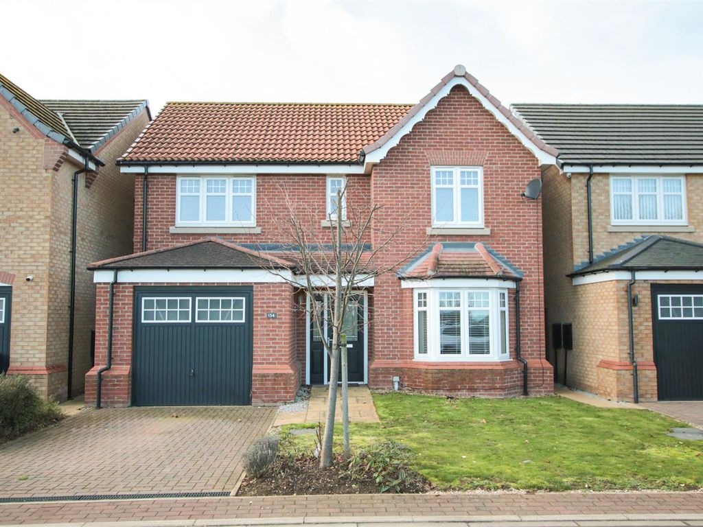 4 bed detached house for sale in Athelstane Crescent, Edenthorpe
