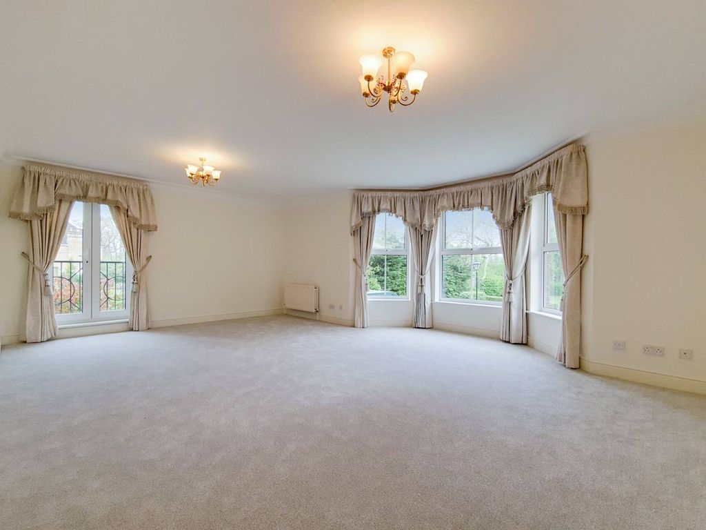 2 bed flat for sale in The Laurels, Bushey WD23, £880,000 Zoopla