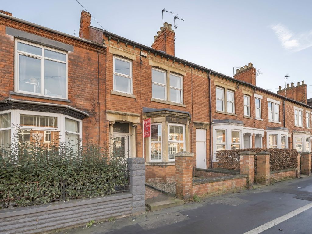 3 bed terraced house for sale in Harlaxton Road, Grantham NG31 Zoopla