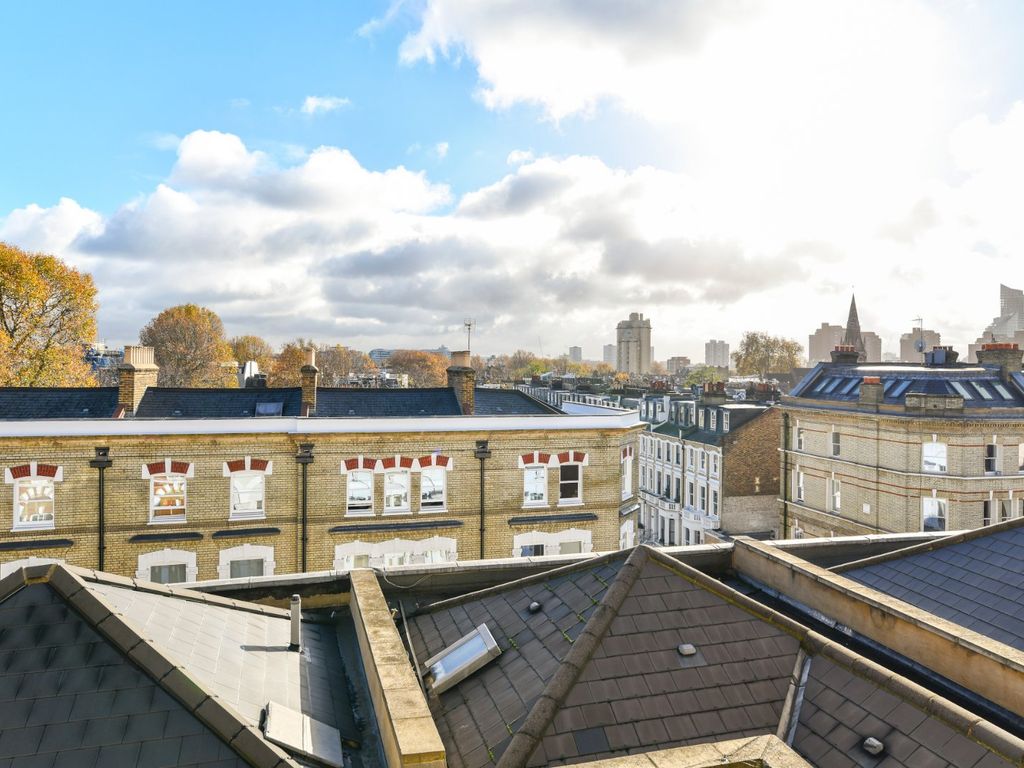 1 bed flat for sale in Donovan Court, 107 Drayton Gardens, London SW10