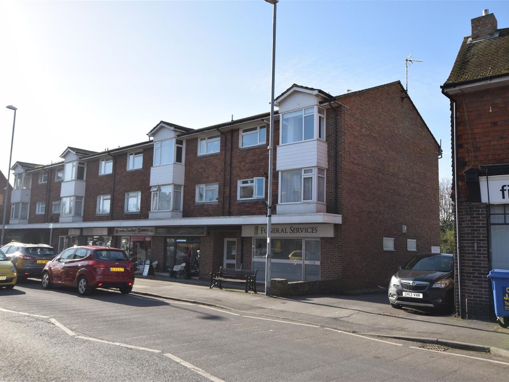 2 bed flat to rent in Cooden Sea Road, BexhillOnSea TN39 Zoopla
