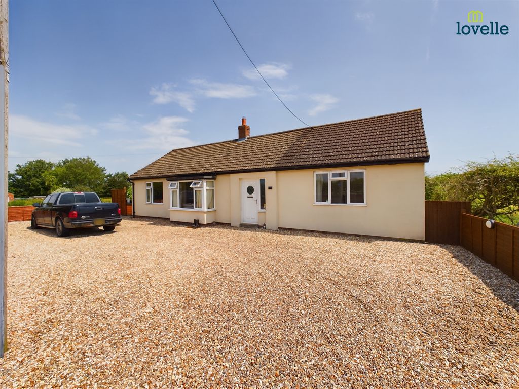 4 bed detached bungalow for sale in Linwood Road, Market Rasen LN8 Zoopla