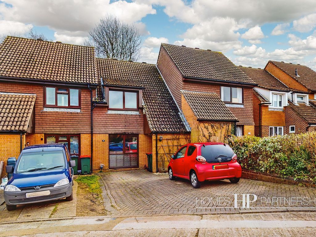 2 bed terraced house for sale in Moor Park Crescent, Ifield RH11 Zoopla