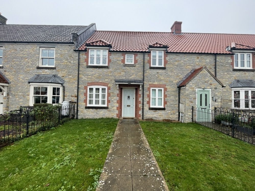 2 bed terraced house to rent in Ostrey Mead, Cheddar BS27, £800 pcm