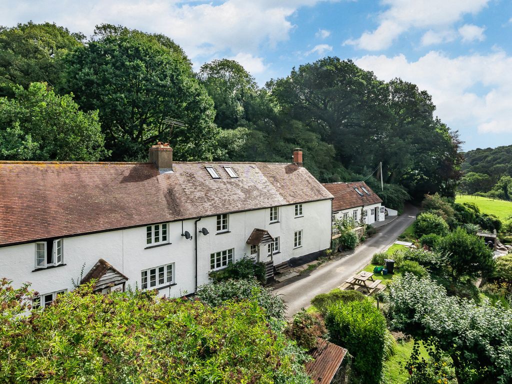 3 bed terraced house for sale in 2 Tithe Barn Cottages,