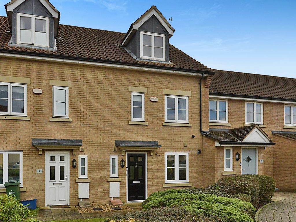 4 bed terraced house for sale in Davis Grove, Oxley Park, Milton Keynes