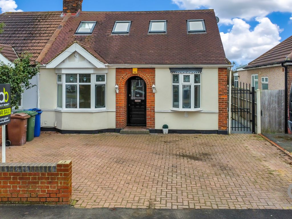 4 bed semidetached bungalow for sale in Long Lane, Grays RM16 Zoopla