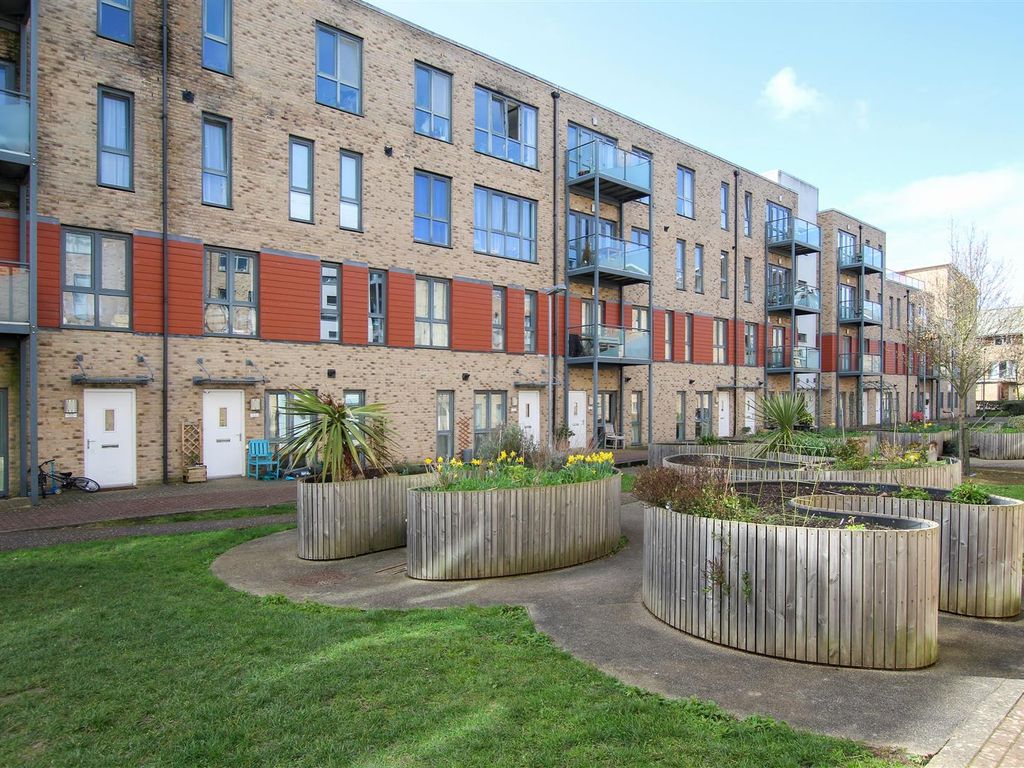 2 bed flat to rent in Fitzgerald Place, Cambridge CB4 Zoopla