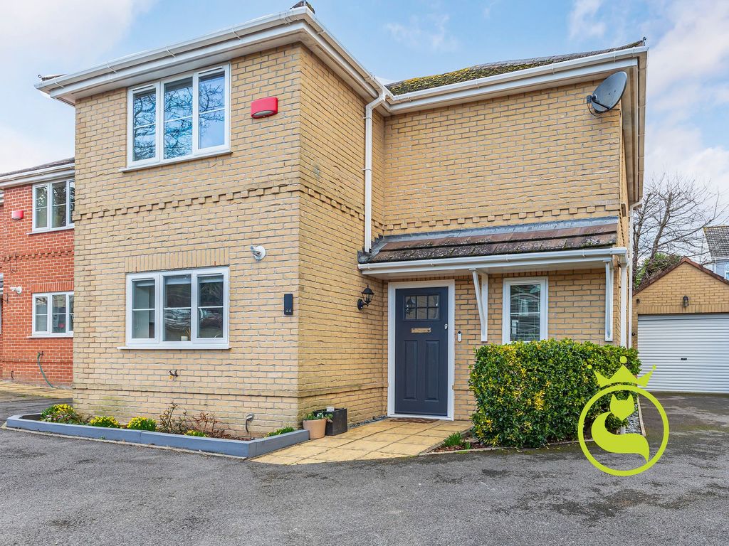 3 bed detached house for sale in Beaconsfield Road, Parkstone BH12 Zoopla