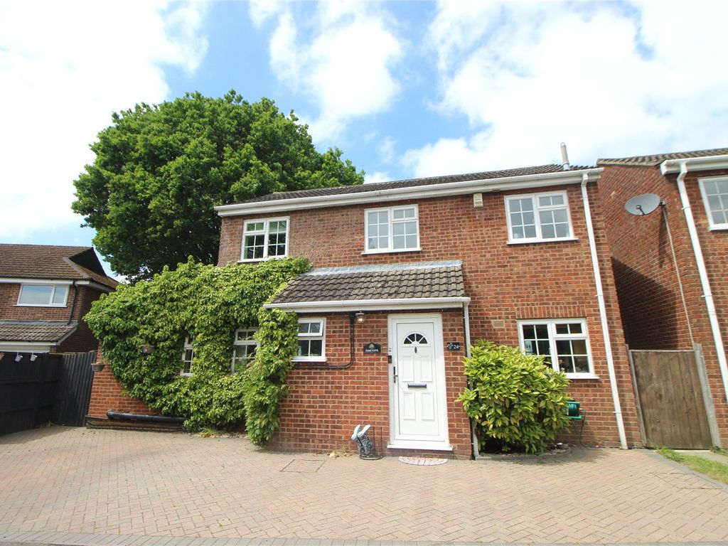4 bed detached house for sale in Buckingham Way, Frimley, Camberley