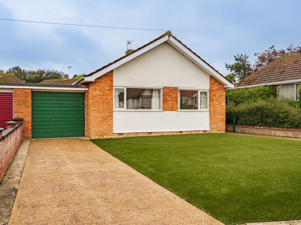 2 bed detached bungalow for sale in Brooke Avenue, CaisterOnSea, Great Yarmouth NR30, £230,000