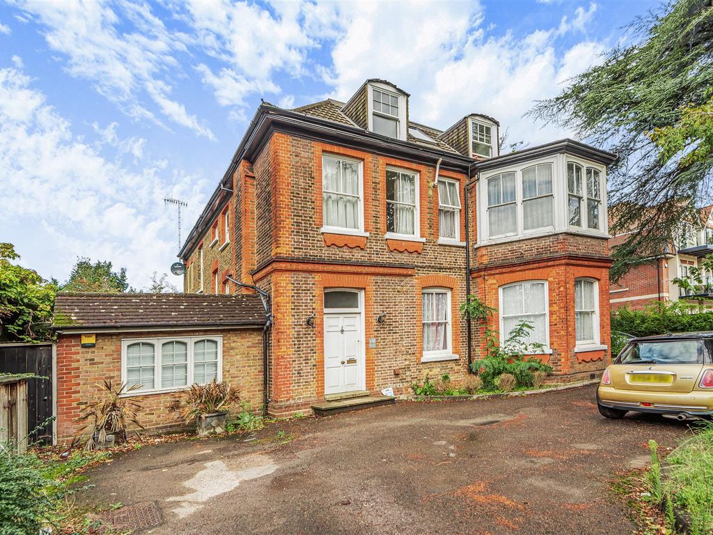 2 bed flat for sale in Aldenham Road, Bushey WD23, £300,000 Zoopla