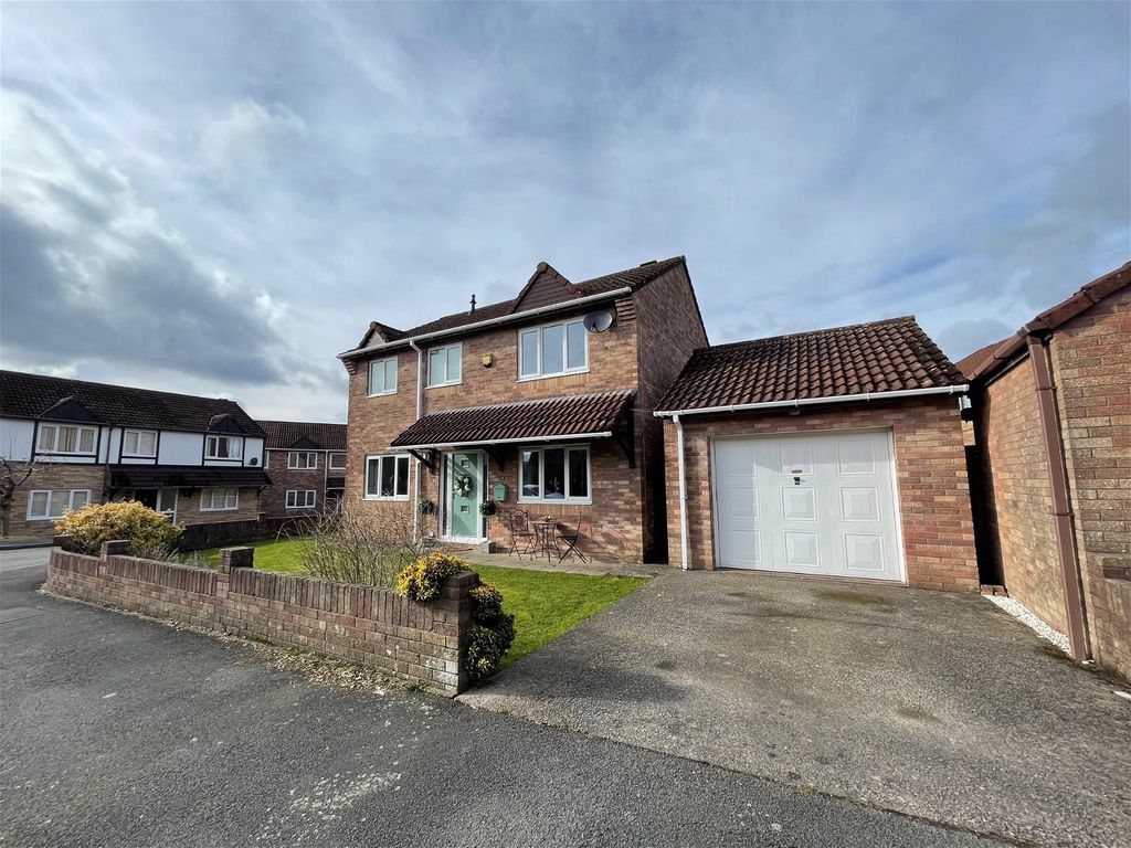 4 bed detached house for sale in Shire Court, Quakers Yard, Treharris