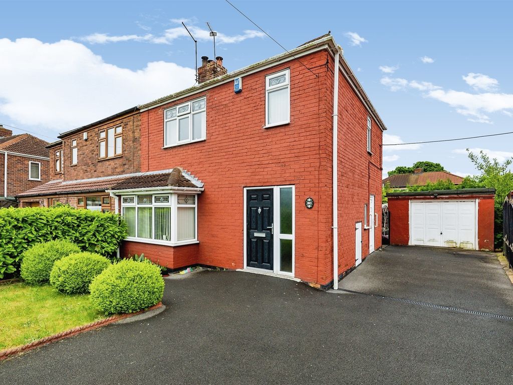 3 bed semidetached house for sale in Birch Crescent, Wickersley