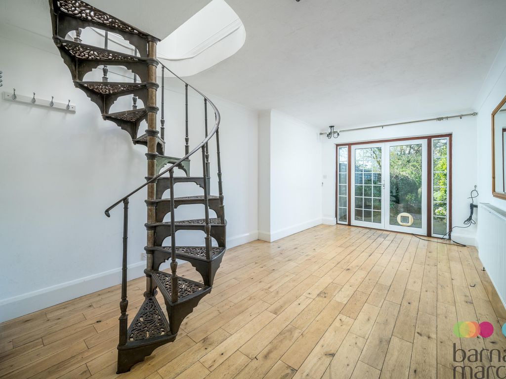 2 bed property to rent in Calvert Road, EN5, £1,600 pcm Zoopla