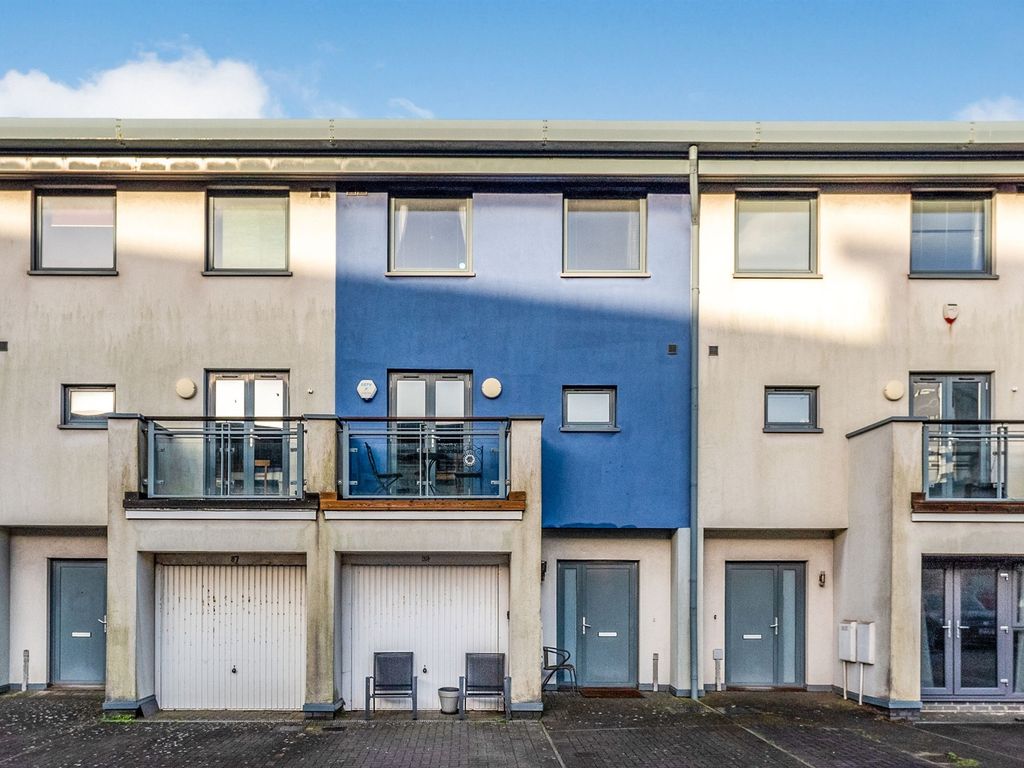 4 bed town house for sale in St Margarets Court, Maritime Quarter