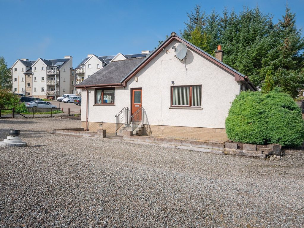 2 bed detached bungalow for sale in Main Street, Killin FK21, £210,000