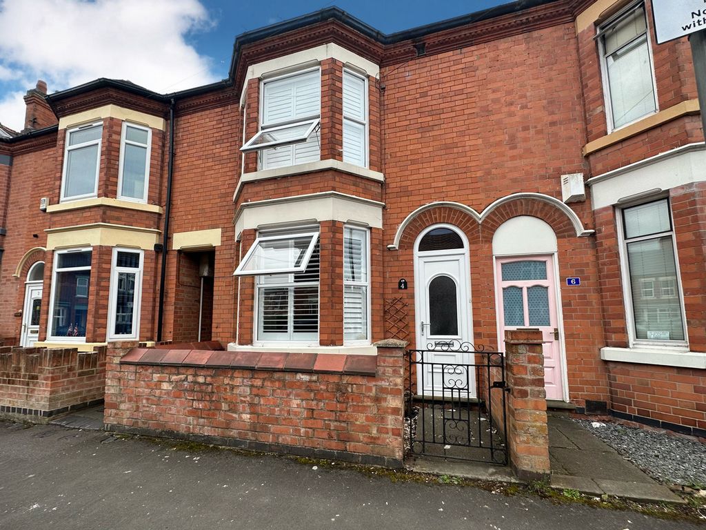3 bed town house for sale in Arthur Street, Loughborough LE11 Zoopla