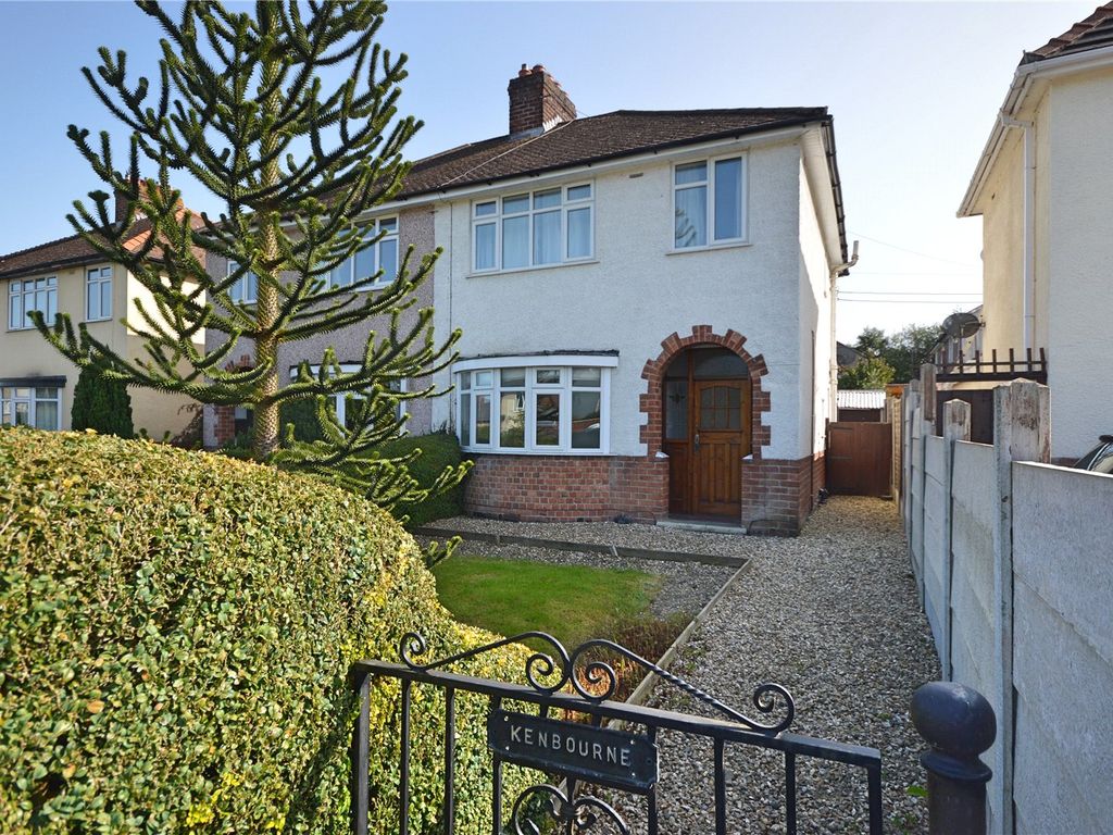 3 bed semidetached house for sale in Llanidloes Road, Newtown, Powys