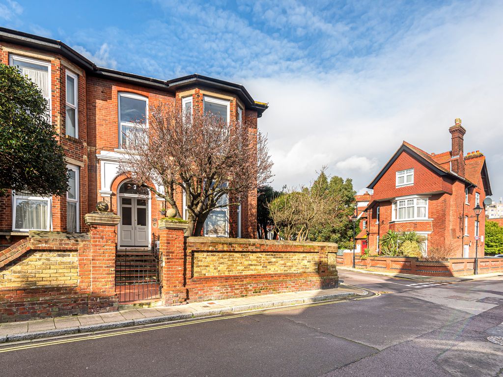 11 bed flat for sale in Florence Road, Southsea PO5 Zoopla