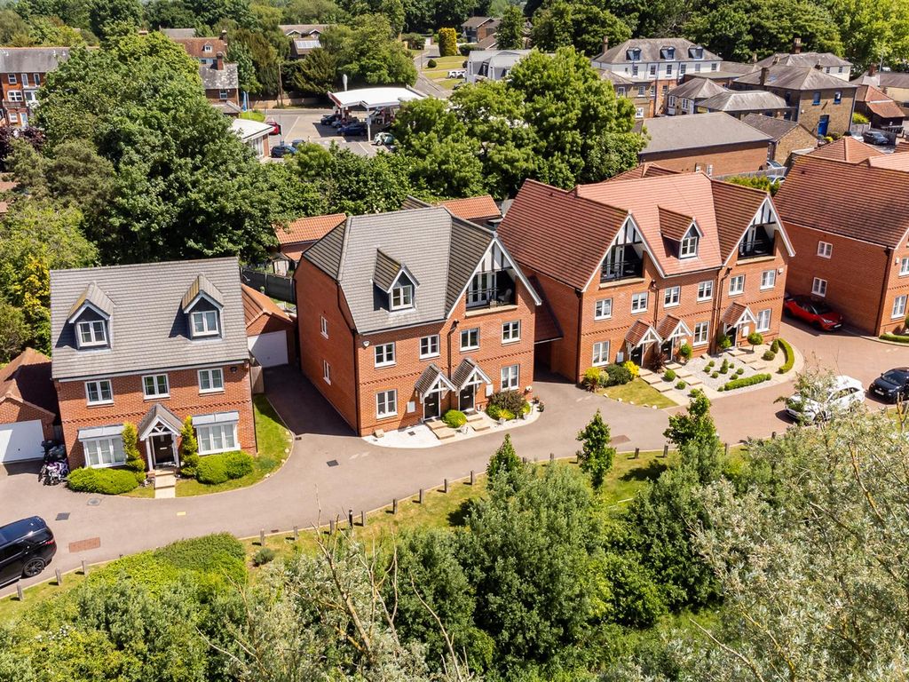 4 bed semidetached house for sale in High Street, Ongar CM5 Zoopla