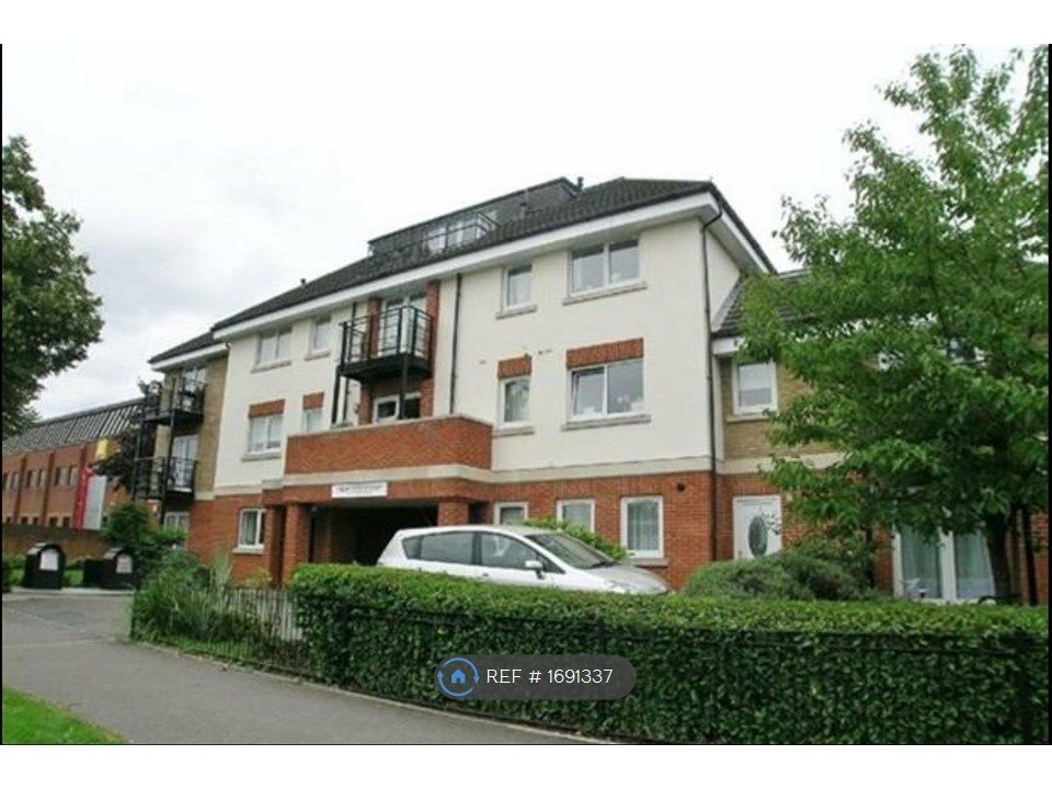 2 bed flat to rent in Grantham Court, Kingston Upon Thames KT2 Zoopla