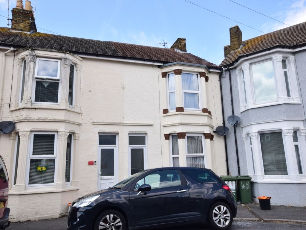 3 bed terraced house to rent in Wellesley Road, Sheerness ME12 Zoopla