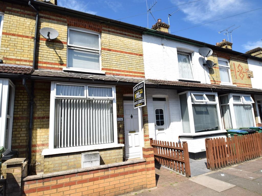 2 bed terraced house to rent in Souldern Street, Watford, Hertfordshire