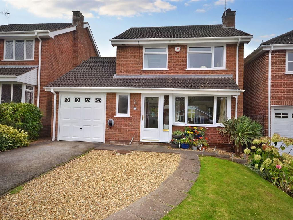 3 bed detached house for sale in Kingside Grove, StokeOnTrent ST4, £