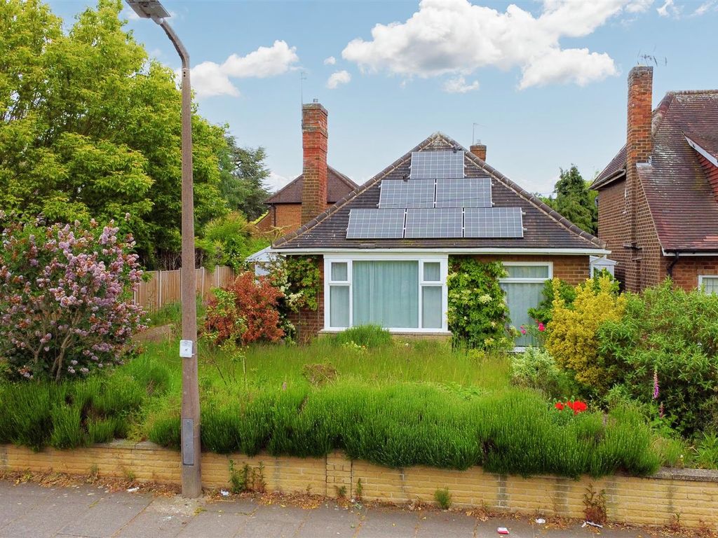 4 bed detached bungalow for sale in Moor Lane, Bramcote, Nottingham NG9
