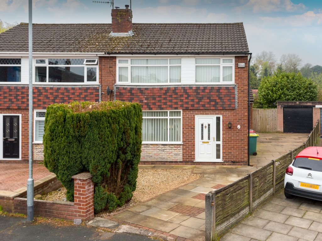 3 bed semidetached house for sale in Athelstan Fold, Preston
