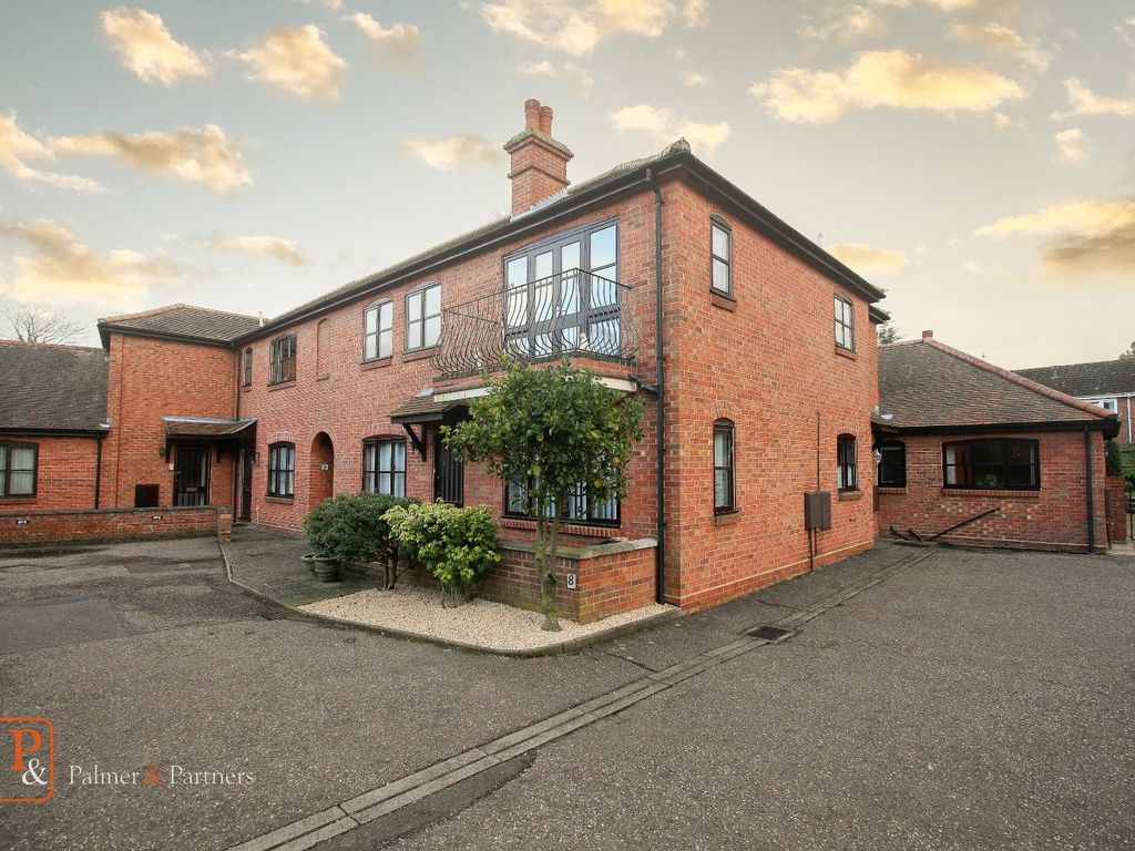 3 bed to rent in Victoria Court, Lexden Road, Colchester