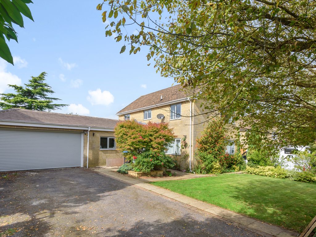 4 bed detached house for sale in The Spinneys, Enstone, Chipping Norton
