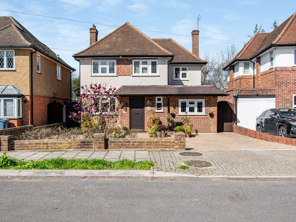 3 bed detached house for sale in Cuckoo Hill Drive, Pinner HA5 Zoopla