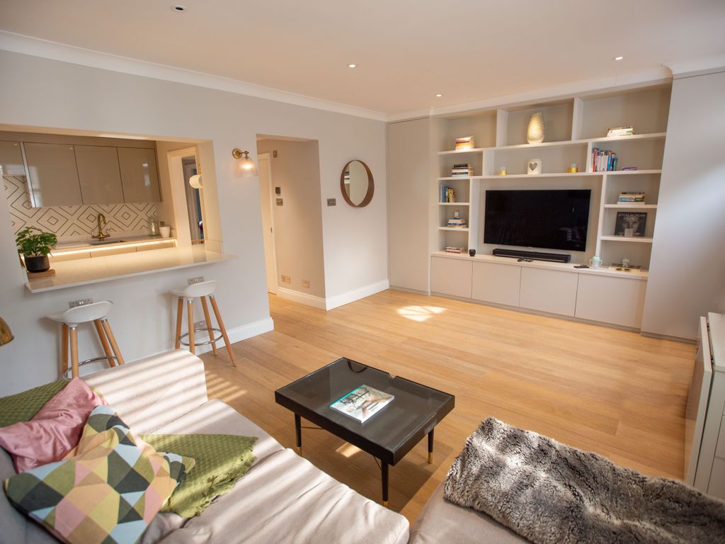 2 bed flat for sale in Ravenscourt Road, London W6, £650,000 Zoopla