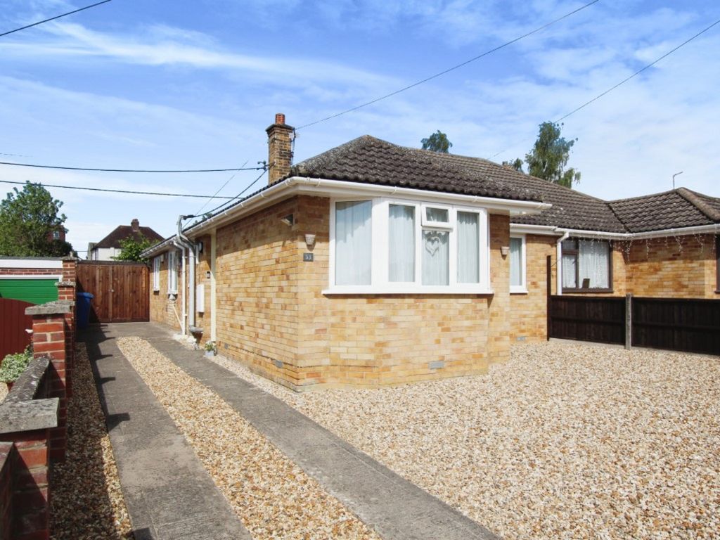 2 bed bungalow for sale in Aysgarth Road, Yarnton OX5, £375,000 Zoopla