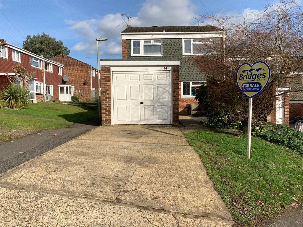 3 bed end terrace house for sale in St. Peters Park, Aldershot GU11